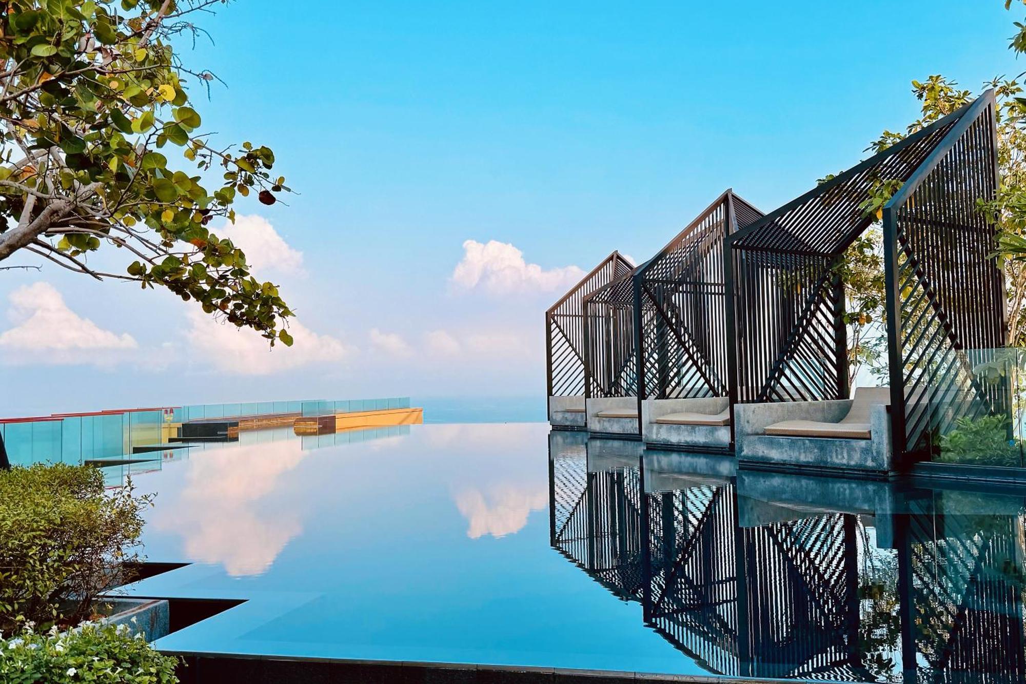The Edge Sea View Holiday Inn New Pattaya Buitenkant foto
