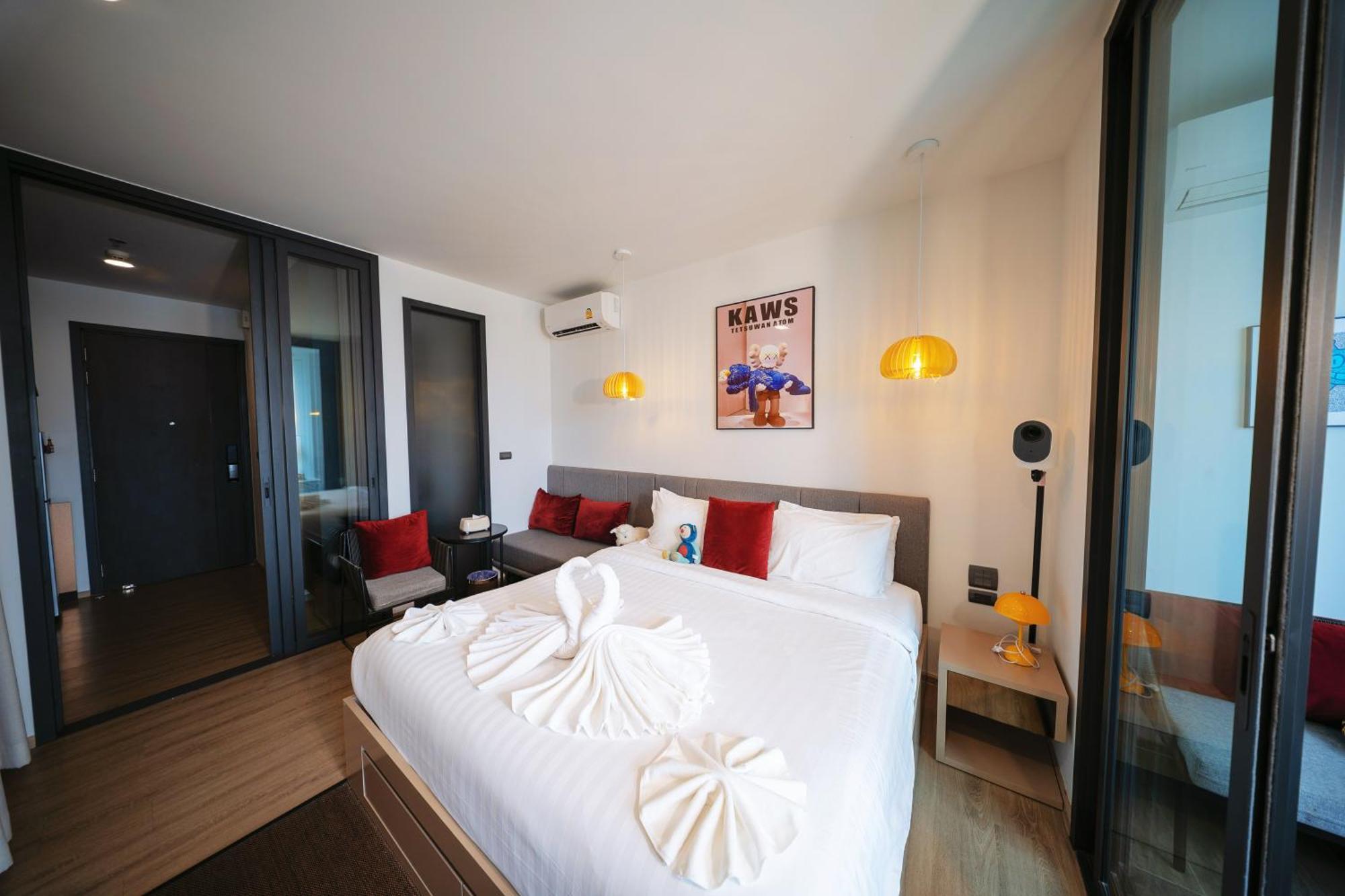 The Edge Sea View Holiday Inn New Pattaya Buitenkant foto