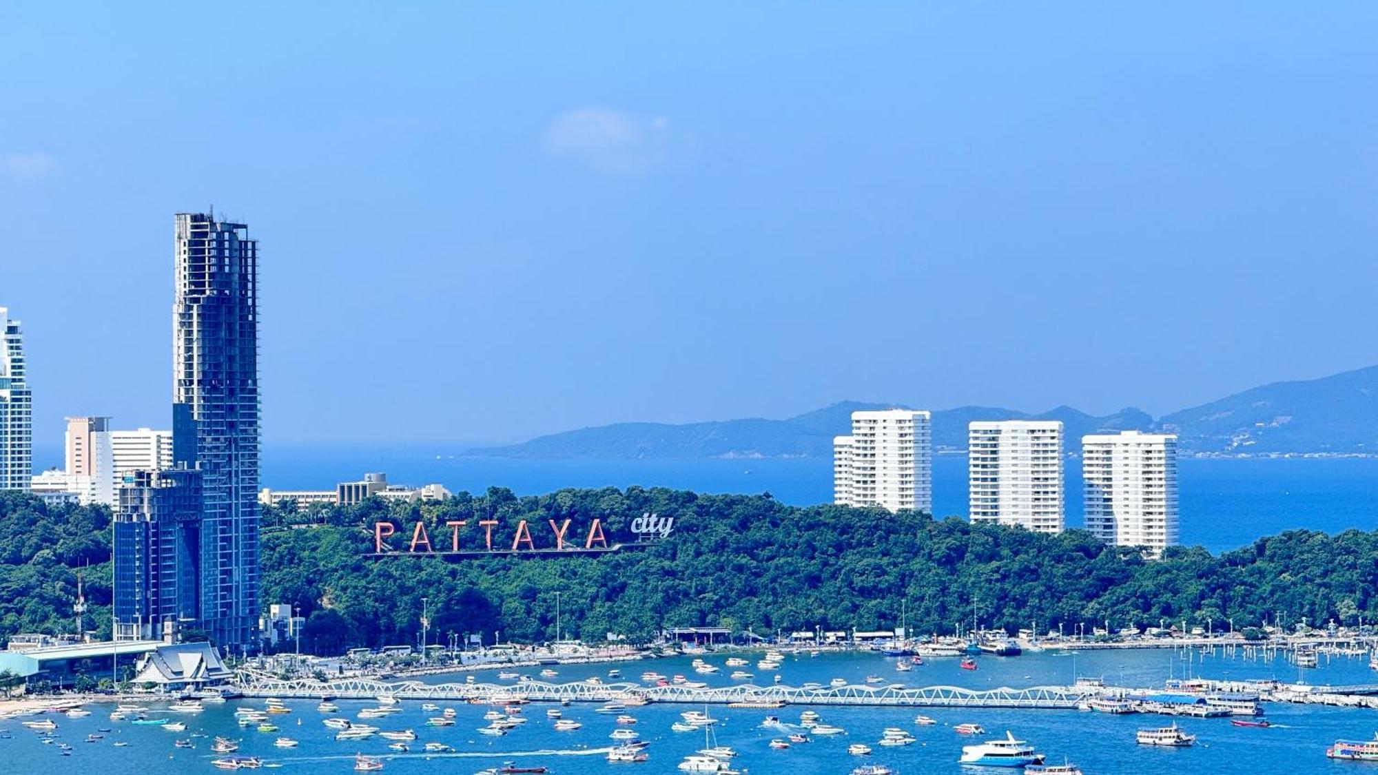 The Edge Sea View Holiday Inn New Pattaya Buitenkant foto