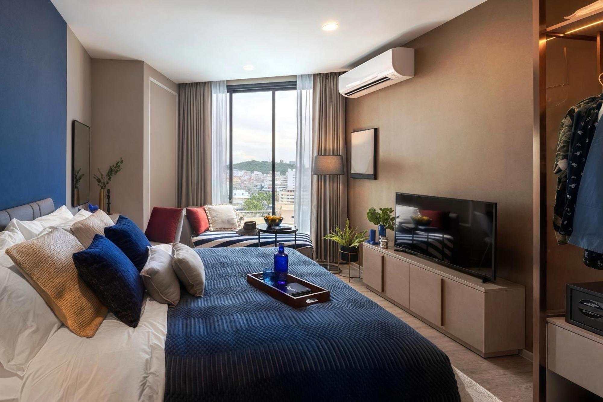 The Edge Sea View Holiday Inn New Pattaya Buitenkant foto